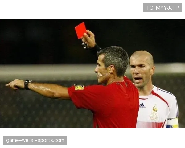 不当行为判罚要点：裁判判定黄红牌的关键条件