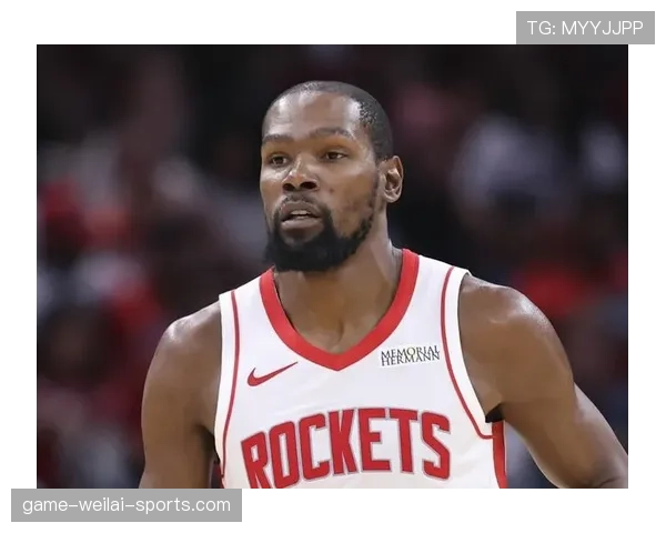 杜兰特居然能在豪宅里一边签合同一边撸猫，这节奏也太明星了吧！