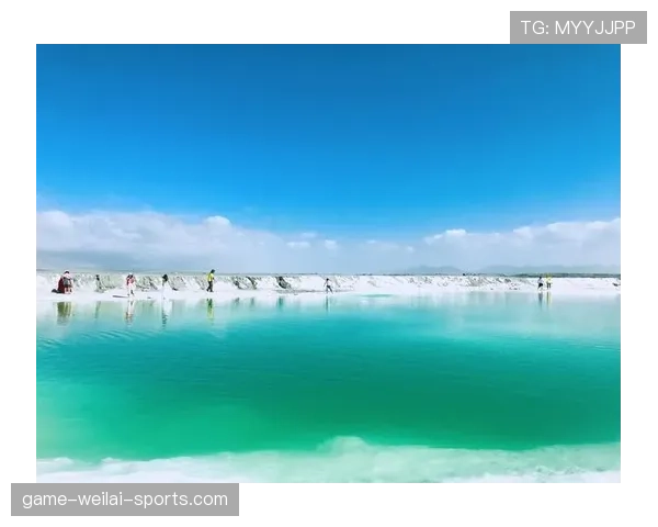 汪周雨球场全神贯注，转到他同一天晒出的豪宅早餐我一秒怀疑人生